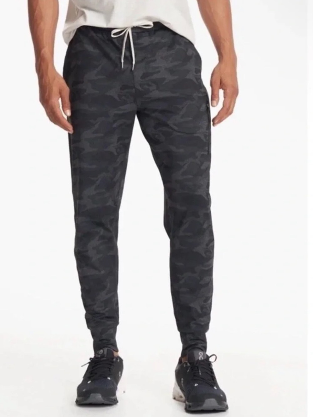 Vuori Men’s Camo Sunday Performance Joggers - Size XL
